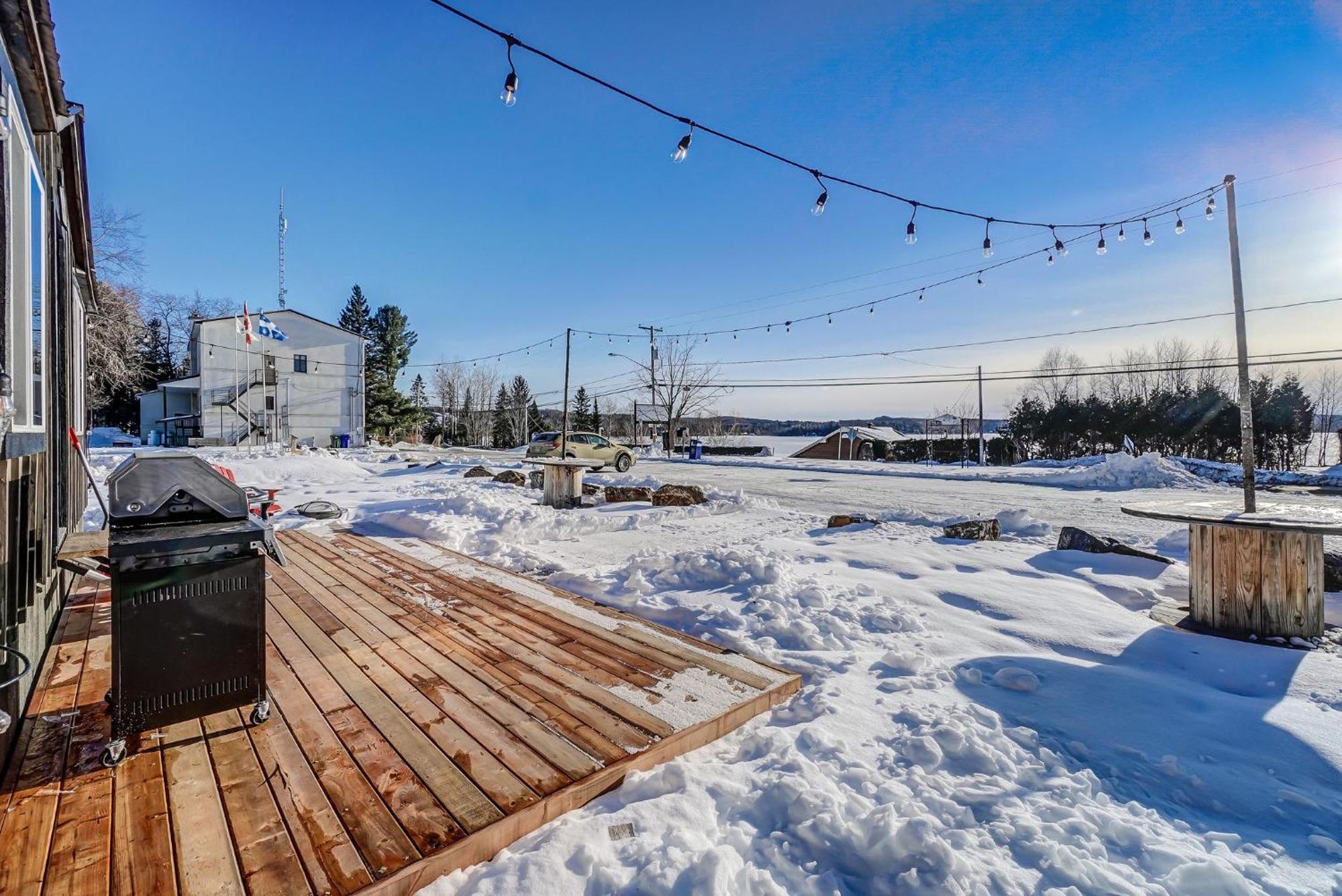 Your Cozy Cabin Retreat Saint-Remi-d'Amherst 외부 사진