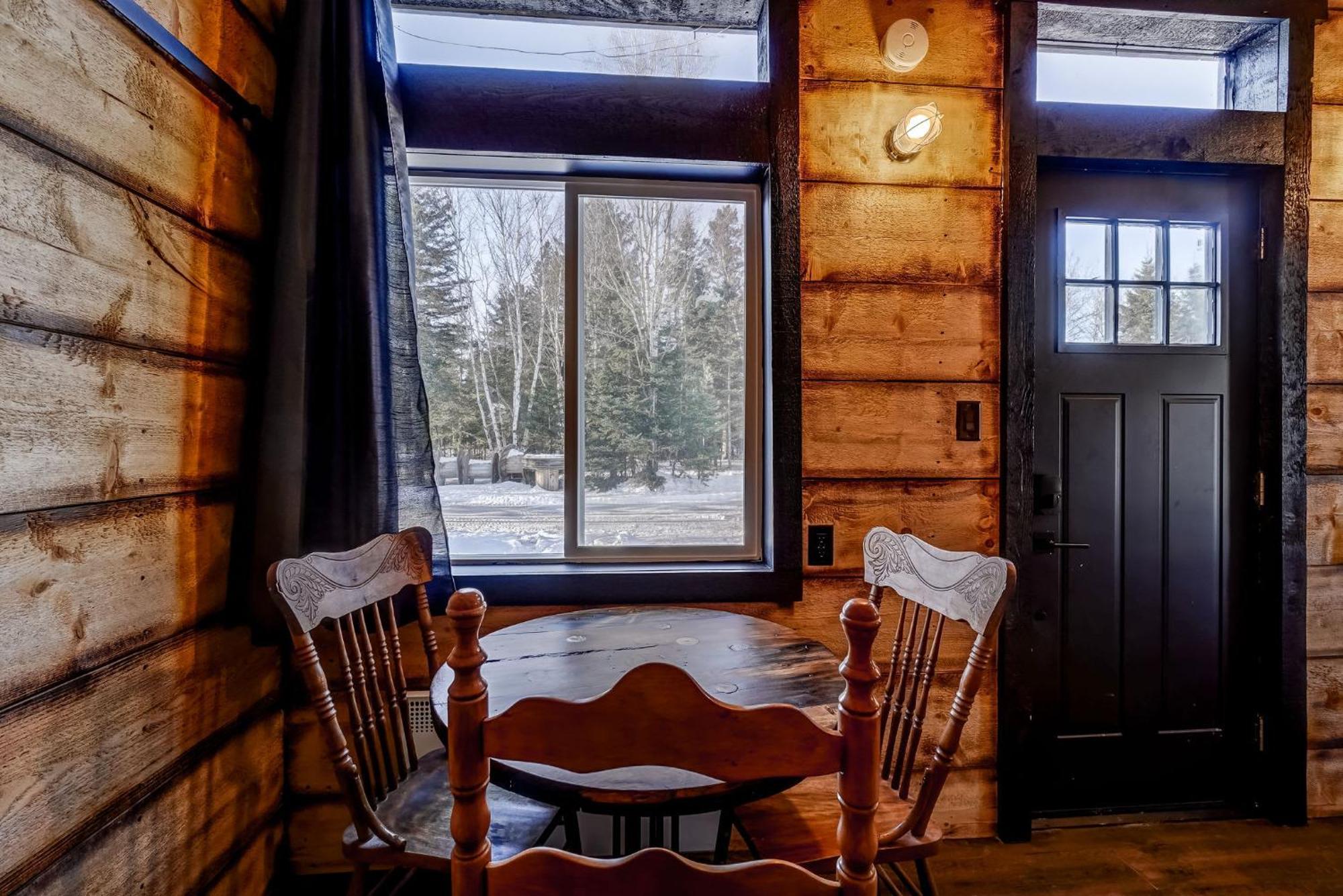 Your Cozy Cabin Retreat Saint-Remi-d'Amherst 외부 사진