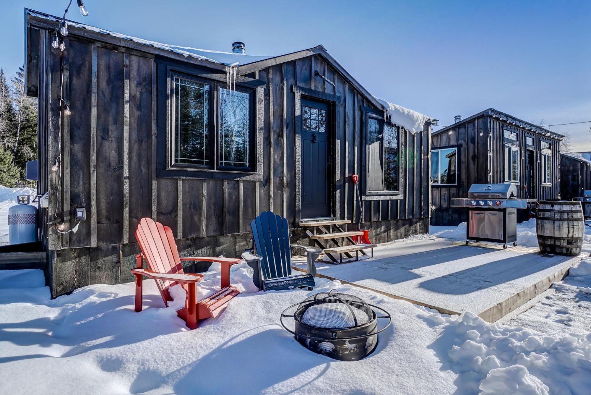 Your Cozy Cabin Retreat Saint-Remi-d'Amherst 외부 사진