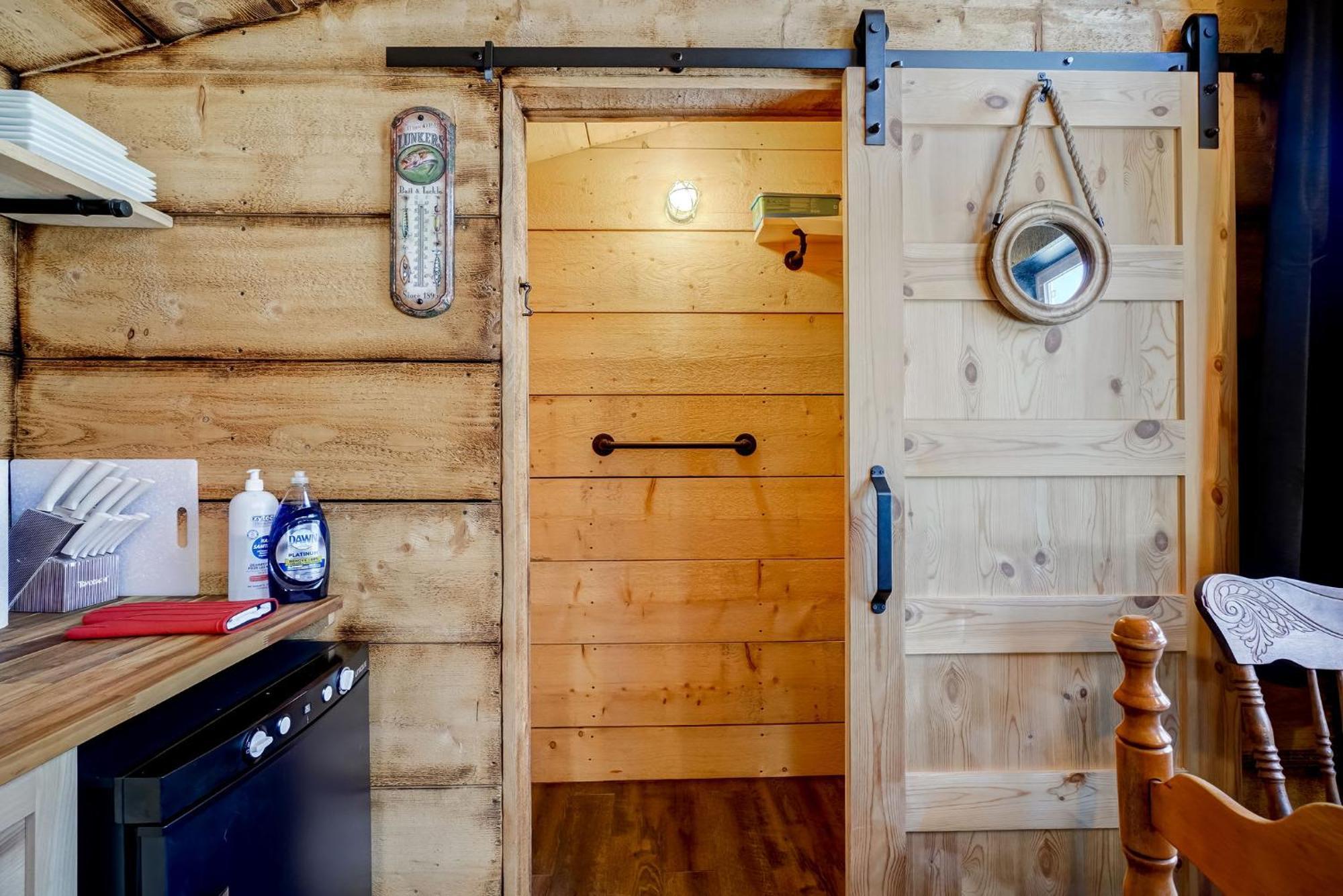 Your Cozy Cabin Retreat Saint-Remi-d'Amherst 외부 사진